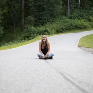 Meet your Posher, Hayley